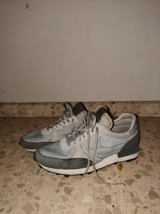 Zapatillas Nike Gris y Blanco