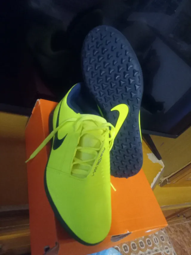 Zapatillas Nike Phantom Venom Club TF Amarillas