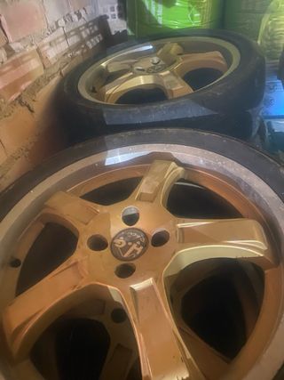 Llantas 18 doradas con garganta