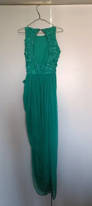 Vestido de fiesta verde con pedrería
