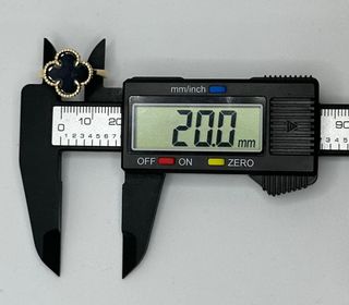 Anillo Trebol de oro de 18k, 3.47 g, T-23.