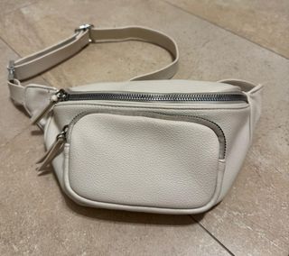 Riñonera Pull&Bear blanca