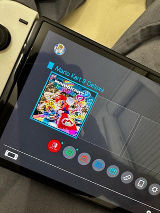Nintendo Switch OLED + Mario Kart 8 deluxe 