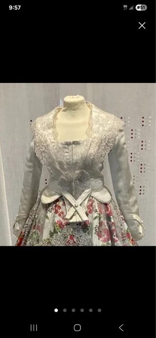 Traje de Fallera Adulta en perfecto estado 