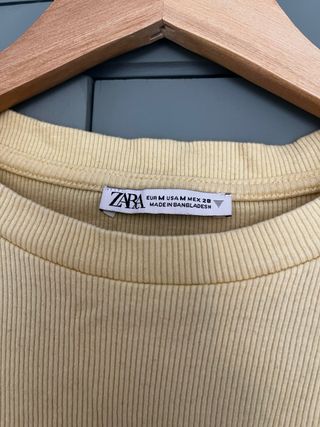 Top ZARA volantes amarillo