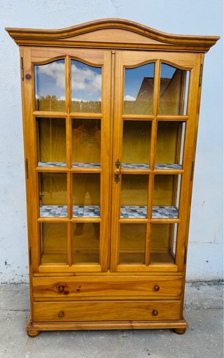 Vitrina de madera transporte económico 