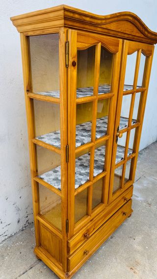 Vitrina de madera transporte económico 