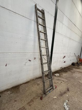 Escalera doble 11 + 11 peldaños OFERTA