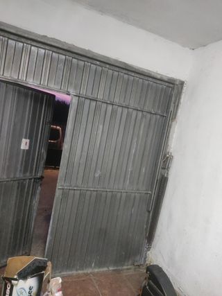 Puerta Basculante Garaje,Buen Estado.urge la venta