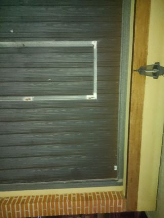 Puerta Basculante Garaje,Buen Estado.urge la venta