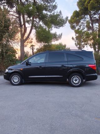 SsangYong Rodius  