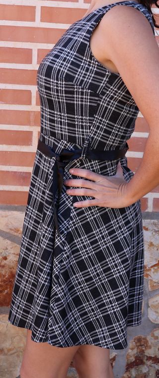 Vestido negro de cuadros talla M Colloseum