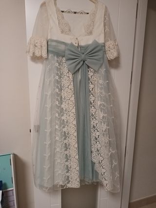 Vestido de Comunión beig y verde agua
