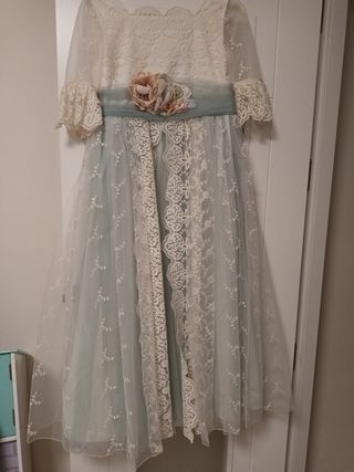 Vestido de Comunión beig y verde agua