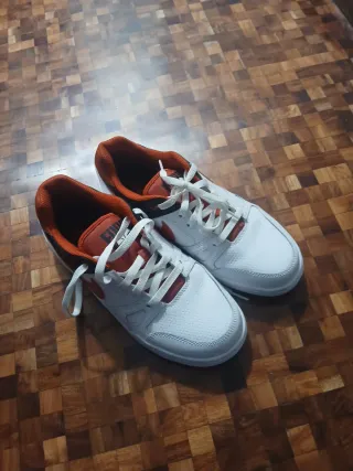 Zapatillas Nike Blancas y Rojas Poco Uso