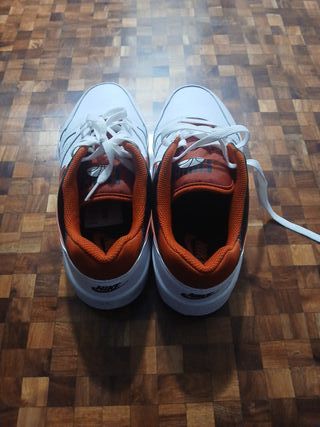 Zapatillas Nike Blancas y Rojas Poco Uso