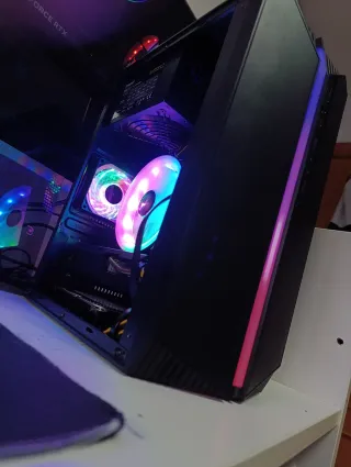 PC gaming compacto + pantalla FHD