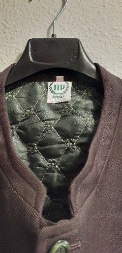 Traje campero marrón puesto una vez