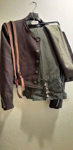 Traje campero marrón puesto una vez