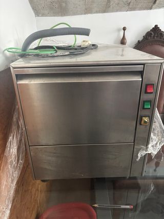 Máquina Lavar Taças e Copos