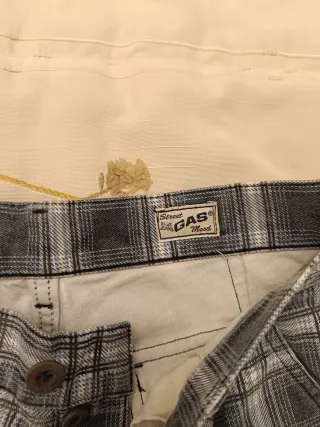 Pantalones cargo a cuadros grises