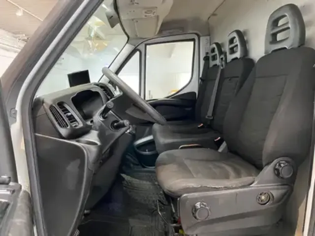 Despiece furgoneta Iveco 2015