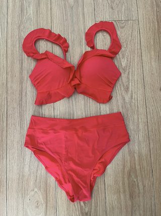 Bikini rojo con volantes H&M