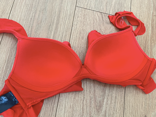 Bikini rojo con volantes H&M