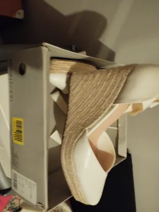 Scarpe con zeppa bianche e beige