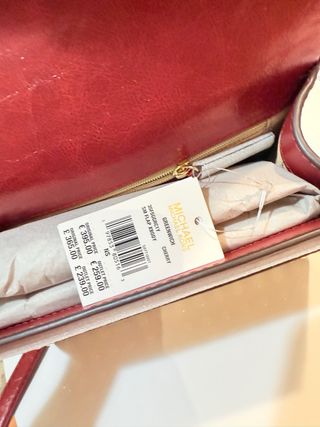 Bolso Michael Kors Rojo con Tachuelas Doradas