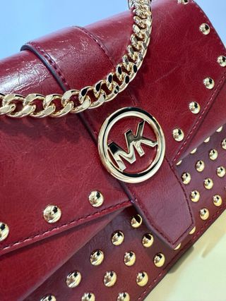 Bolso Michael Kors Rojo con Tachuelas Doradas