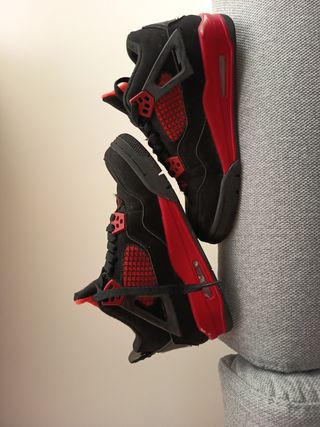 Zapatillas Jordan Niño Negras y Rojas