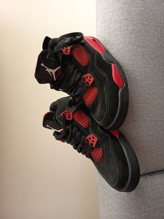 Zapatillas Jordan Niño Negras y Rojas