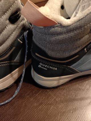 Botas Quechua impermeables azules y grises