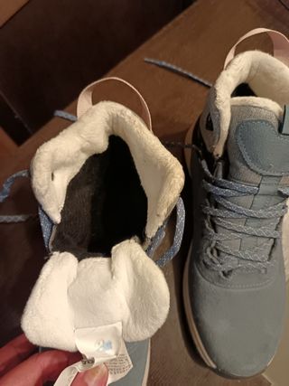 Botas Quechua impermeables azules y grises