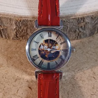 Reloj infantil con correa roja
