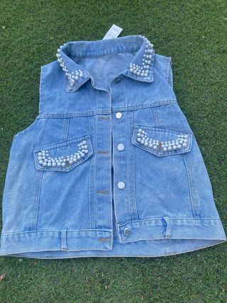 Chaleco vaquero con perlas nuevo