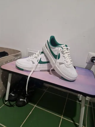 Zapatillas Nike Blancas y Verdes Talla 41 
