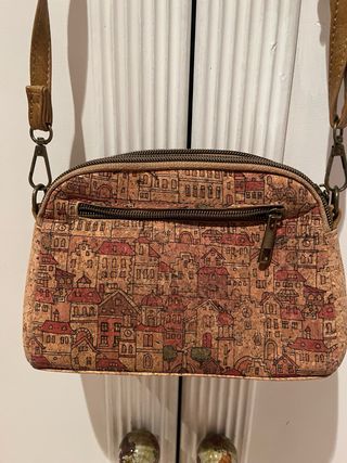 Bolso artesano de corcho estampado 


