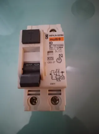 Interruttore Merlin Gerin multi 9 ID