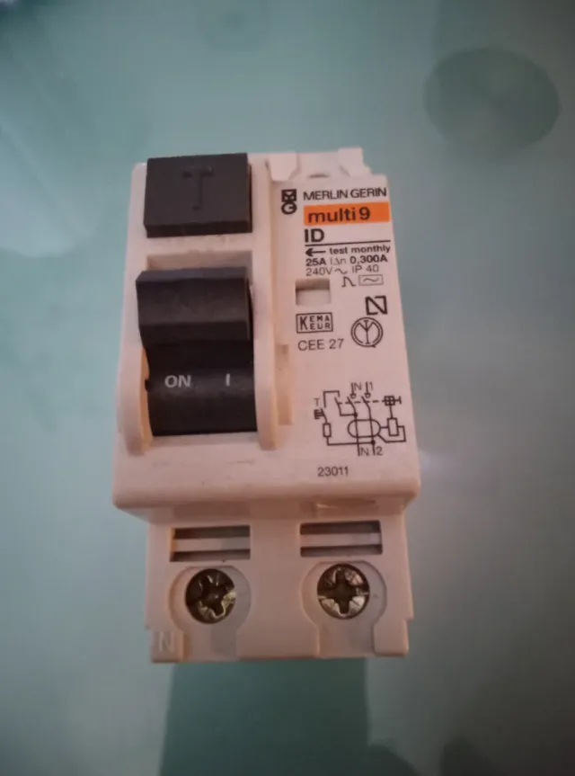 Interruttore Merlin Gerin multi 9 ID