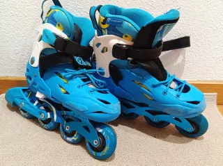 Patines en línea azules