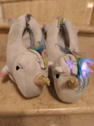 Pantofole unicorno con luci