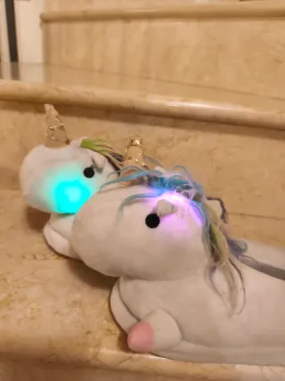 Pantofole unicorno con luci