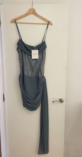 Vestido Runaway The Label Gris Plateado