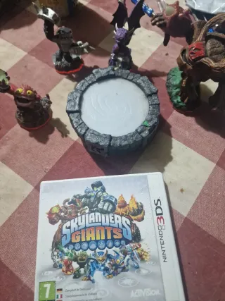 Skylanders Giants Nintendo 3DS + Figuras