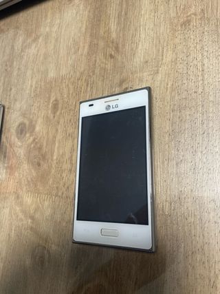 Lotto 4 telefoni: LG, Motorola, Siemens... 