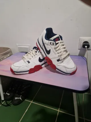 Zapatillas Nike Blancas y Rojas