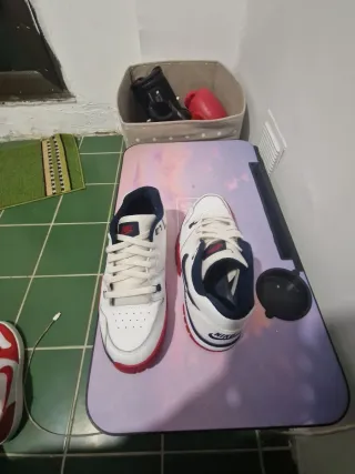 Zapatillas Nike Blancas y Rojas