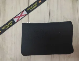 MONEDERO LONA Y PIEL + PULSERA CRUZ DE BORGOÑA